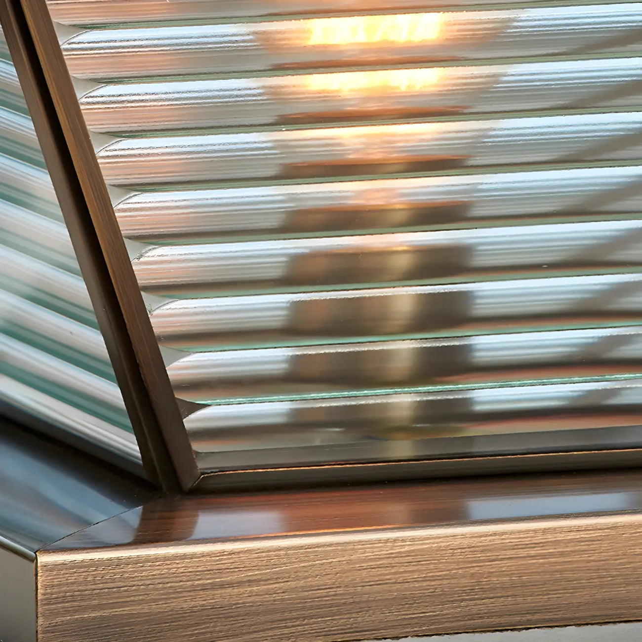 Lampadaires extérieurs à pyramide inversée à rayures solaires en bronze