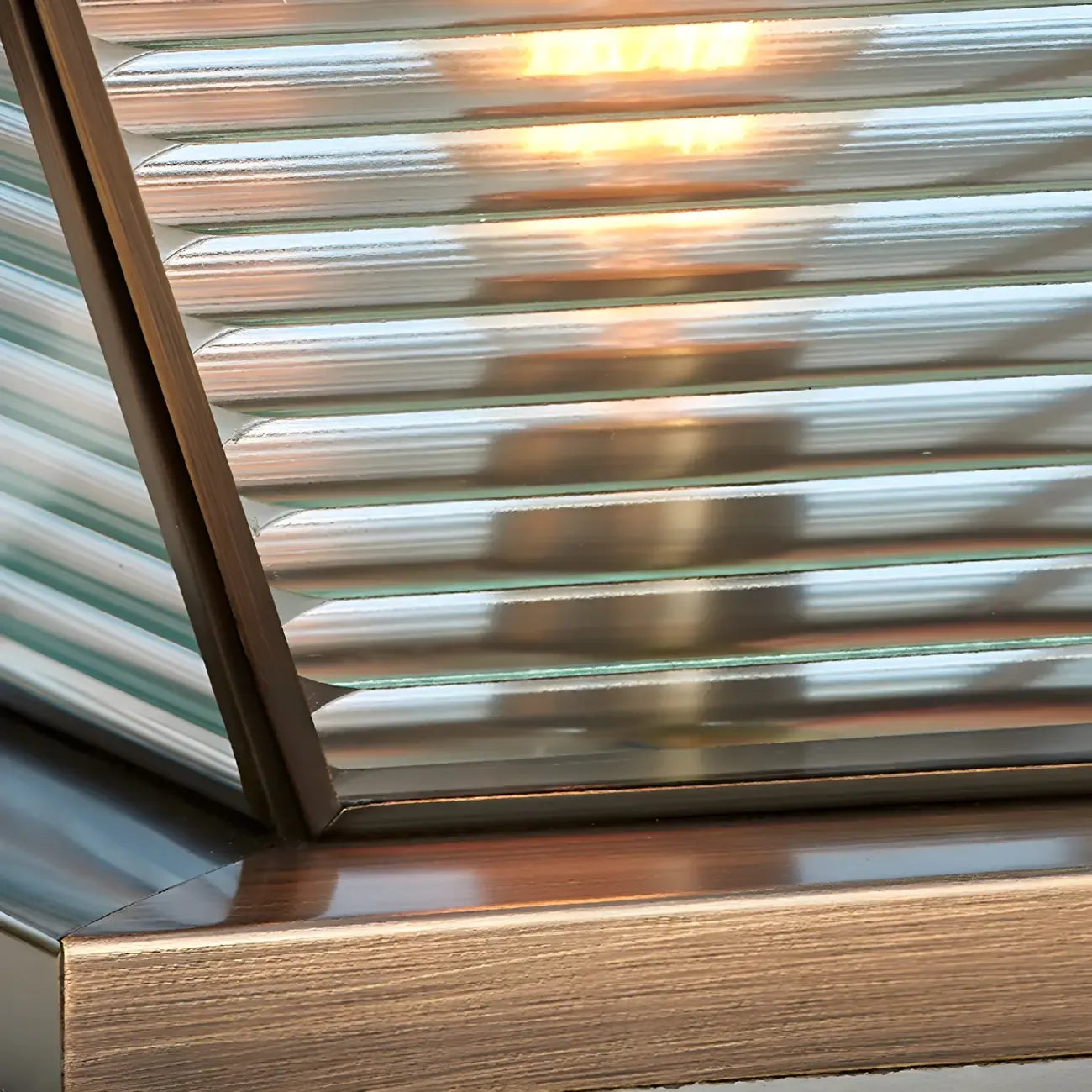 Lampadaires extérieurs à pyramide inversée à rayures solaires en bronze