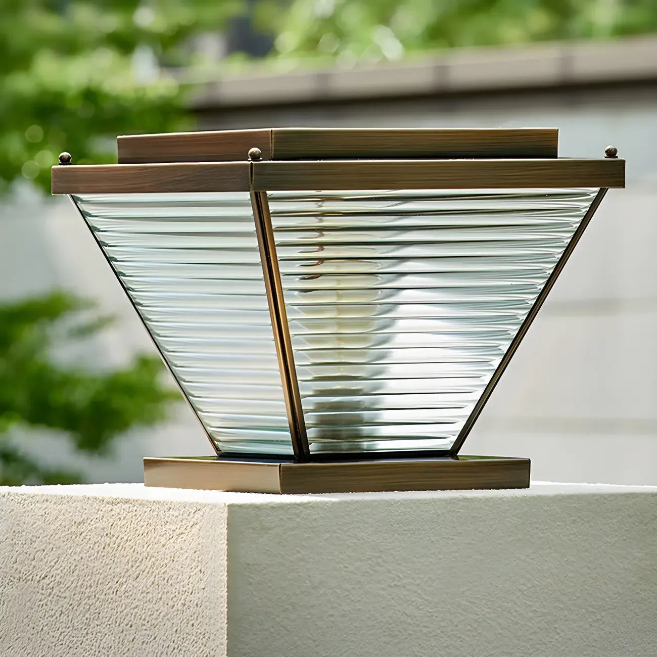 Lampadaires extérieurs à pyramide inversée à rayures solaires en bronze