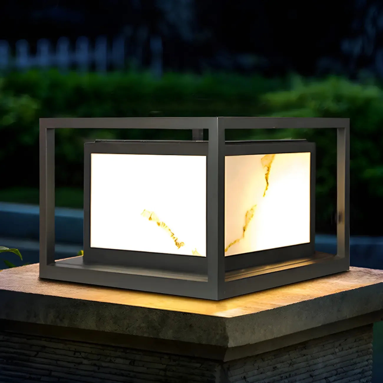 Lampe de poteau cubique à cadre ouvert en métal noir