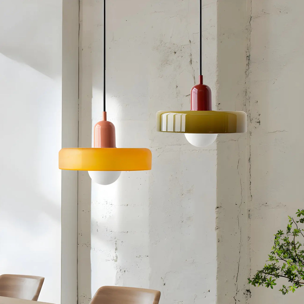 Suspension moderne avec abat-jour en verre coloré