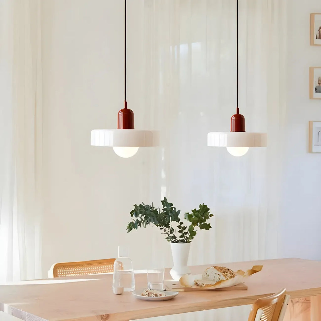 Suspension moderne avec abat-jour en verre coloré