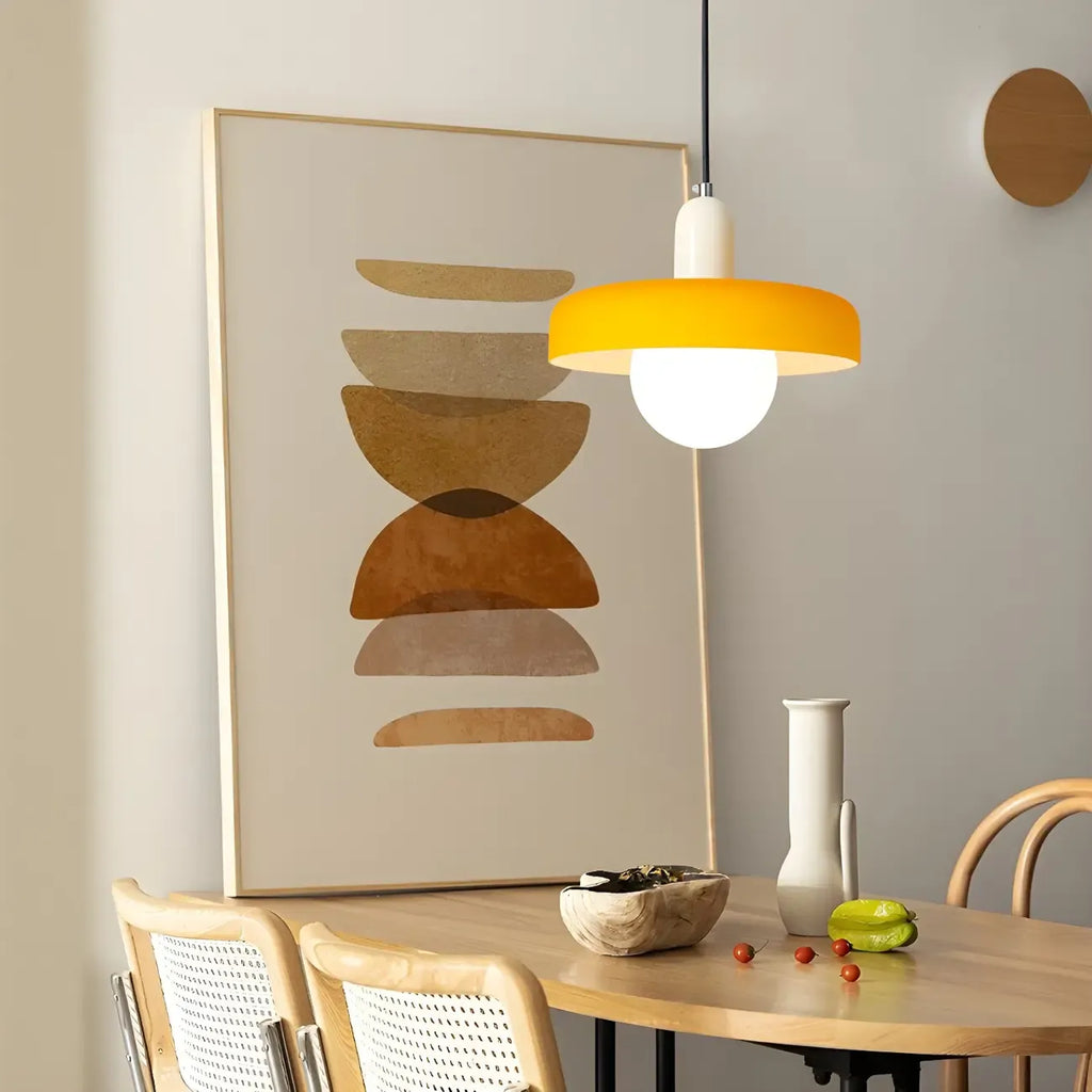 Suspension moderne avec abat-jour en verre coloré