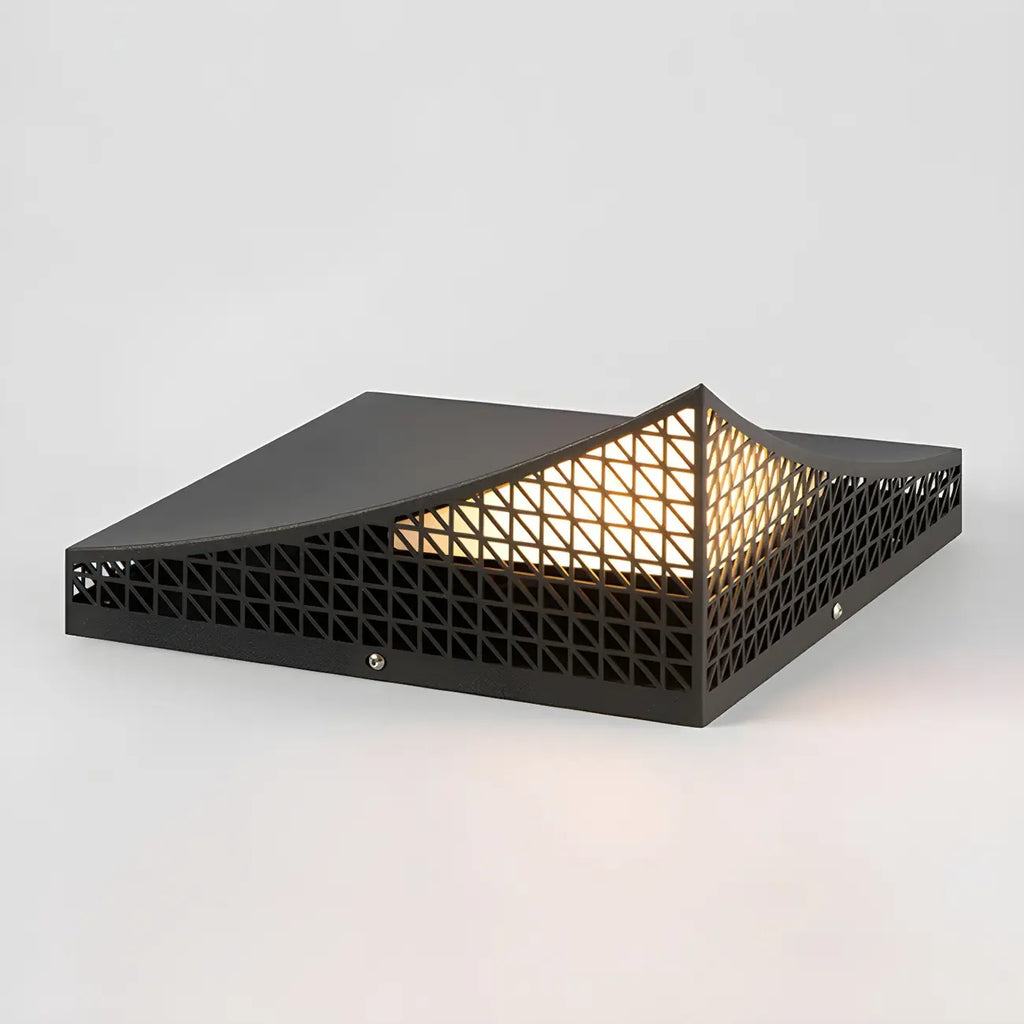Lampe de poteau en métal noir simple conçue pour les avant-toits