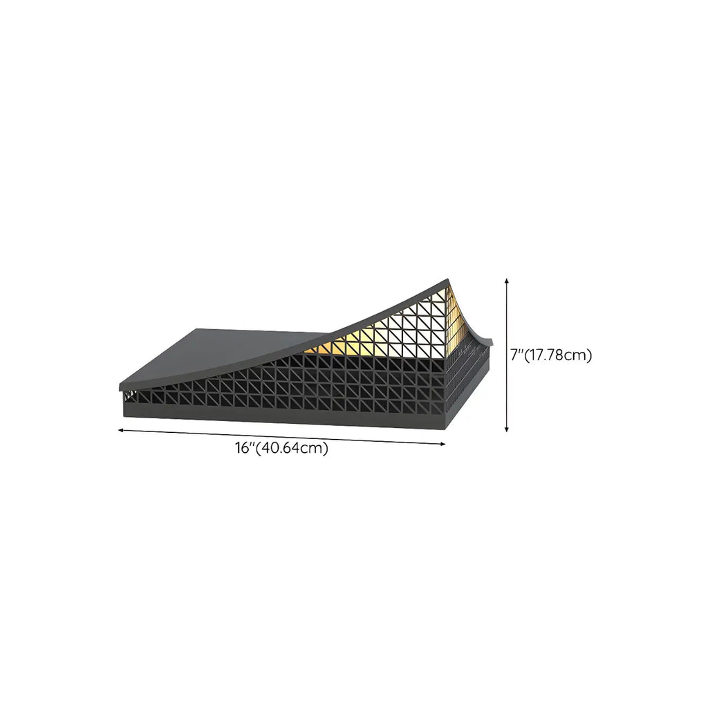 Lampe de poteau en métal noir simple conçue pour les avant-toits