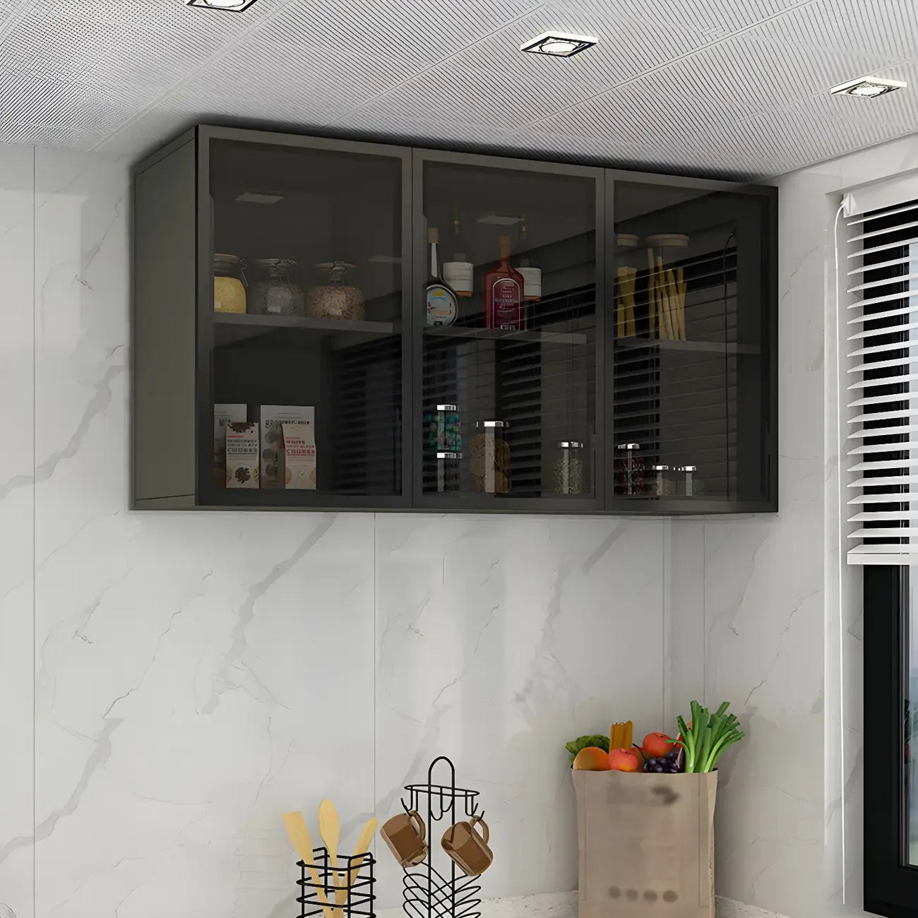 Vitrine de cuisine suspendue en bois gris avec porte vitrée