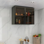 Vitrine de cuisine suspendue en bois gris avec porte vitrée