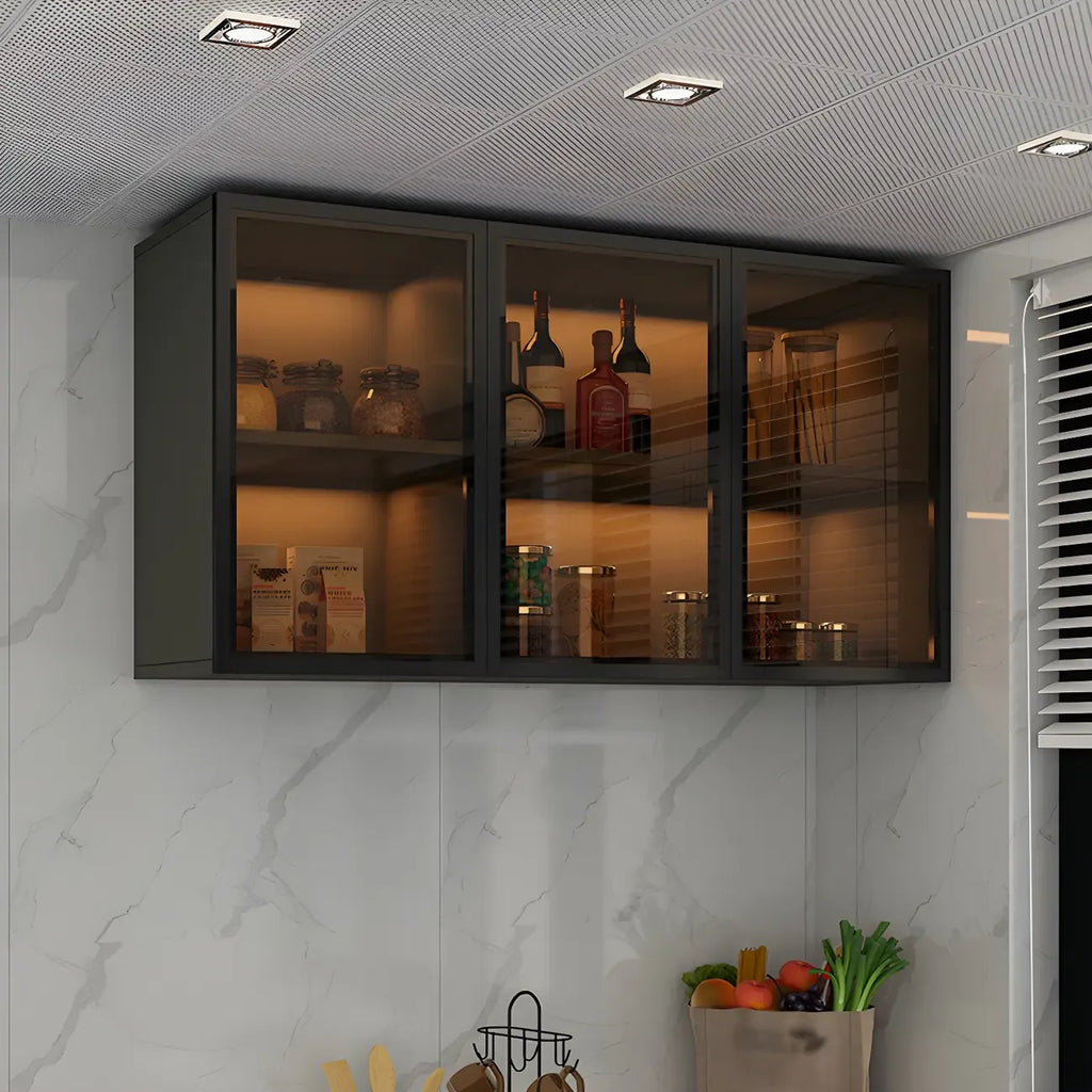 Vitrine de cuisine suspendue en bois gris avec porte vitrée