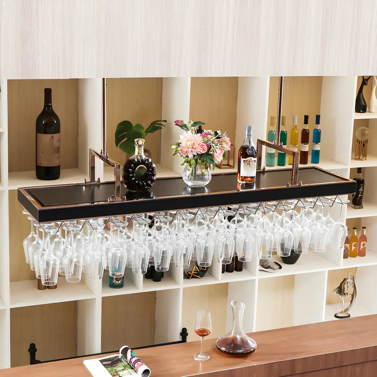 Porte-bouteilles suspendu noir élégant avec support à verres