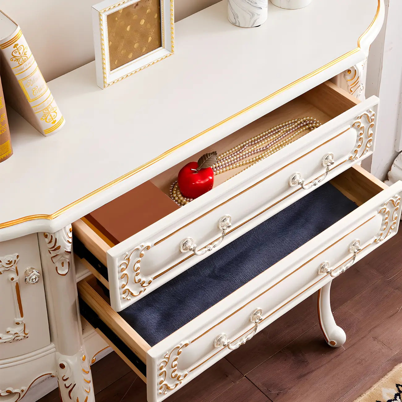 Console en bois blanc français avec tiroirs et revêtement anti-rayures