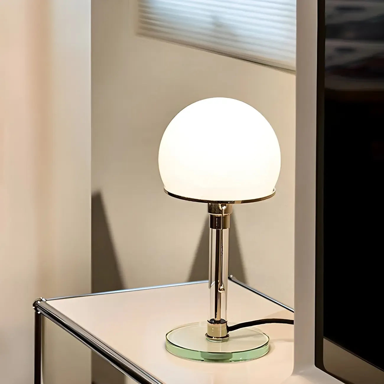 Lampe de table minimaliste en forme de dôme avec chaînette