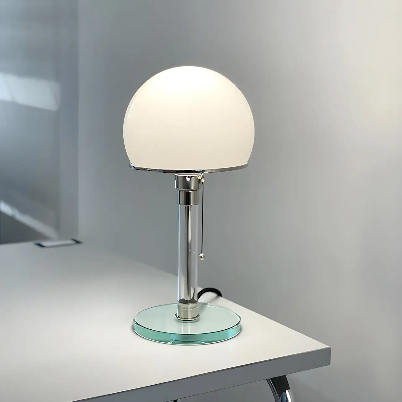 Lampe de table minimaliste en forme de dôme avec chaînette