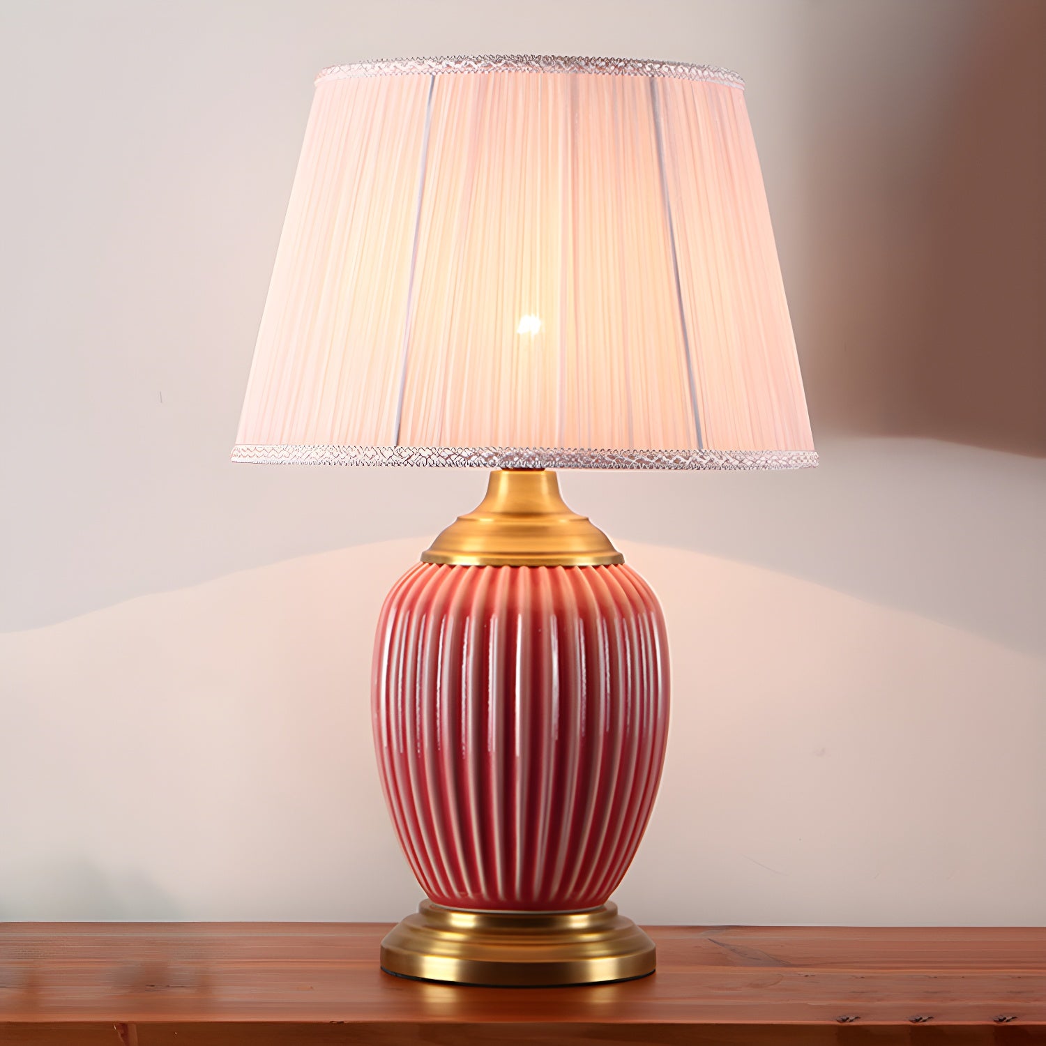 Lampe de table élégante en céramique avec abat-jour en tissu en forme de tonneau pour chambre à coucher