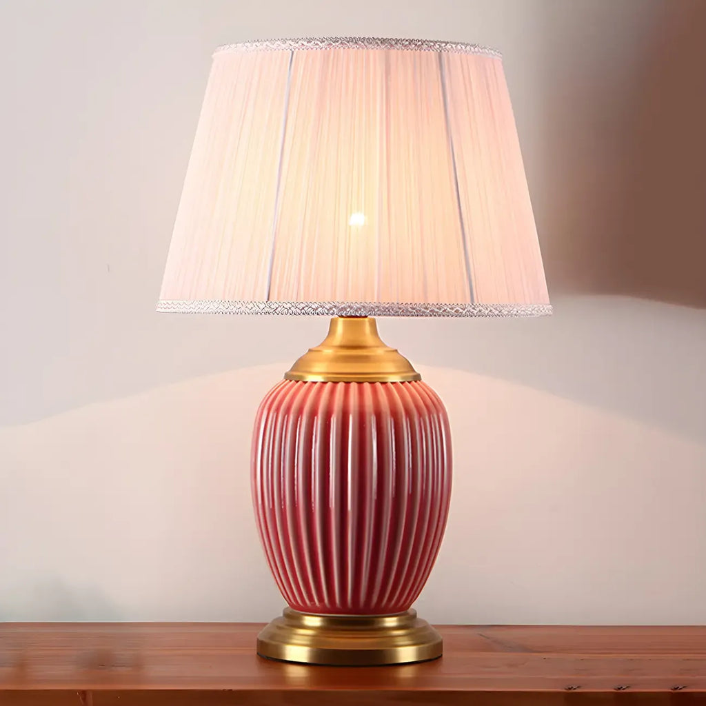 Lampe de table élégante en céramique avec abat-jour en tissu en forme de tonneau pour chambre à coucher
