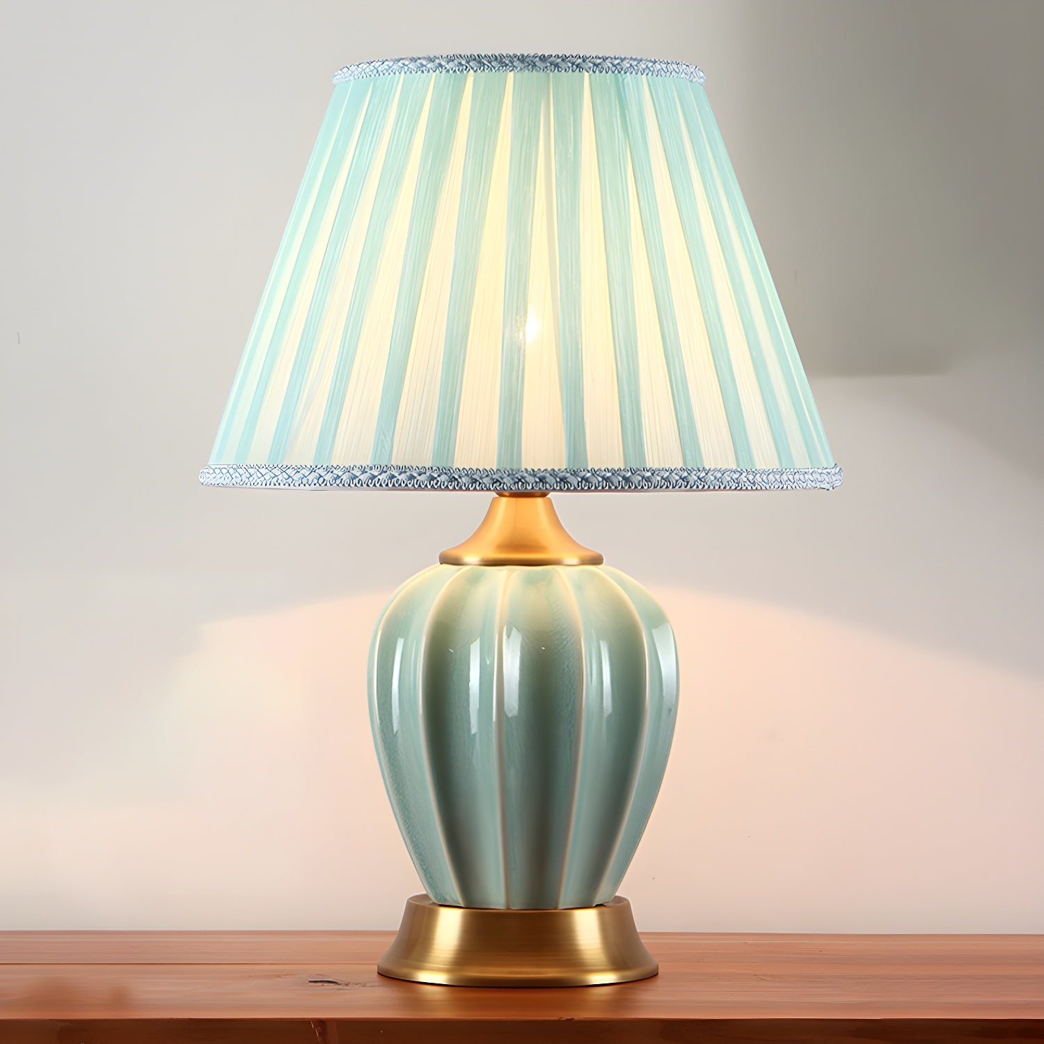 Lampe de table élégante en céramique avec abat-jour en tissu en forme de tonneau pour chambre à coucher