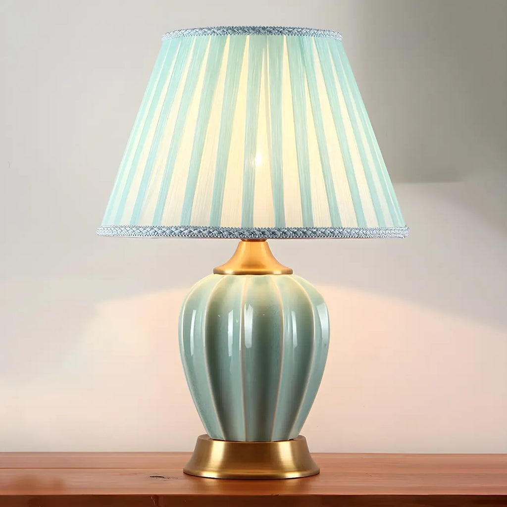 Lampe de table élégante en céramique avec abat-jour en tissu en forme de tonneau pour chambre à coucher