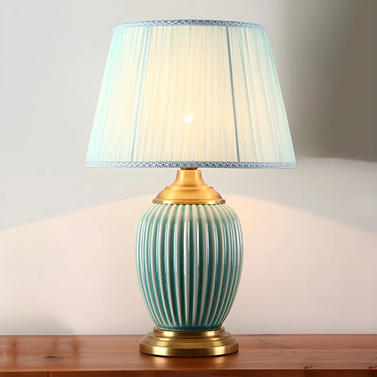 Lampe de table élégante en céramique avec abat-jour en tissu en forme de tonneau pour chambre à coucher