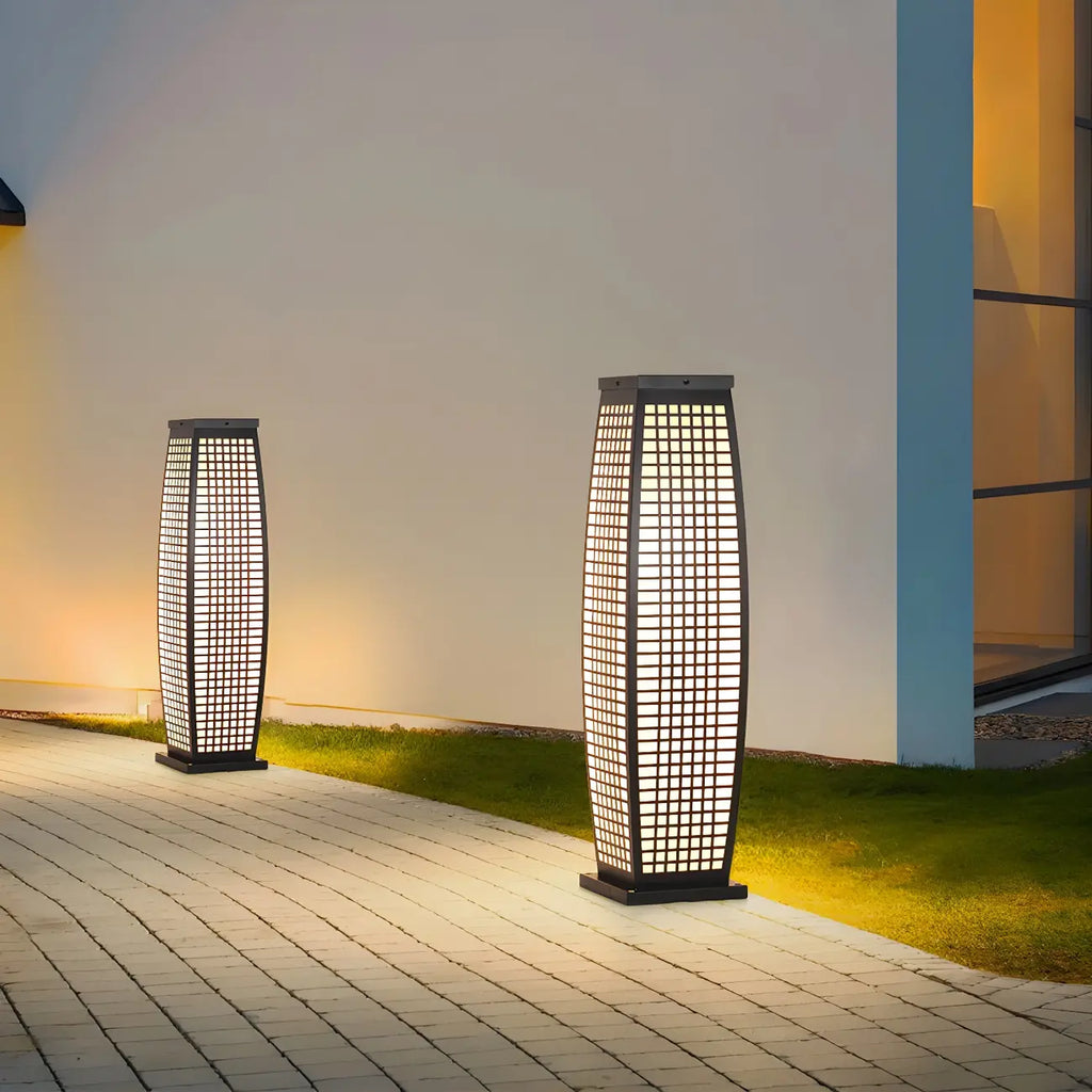 Lampe pour poteau vertical à grille métallique noire