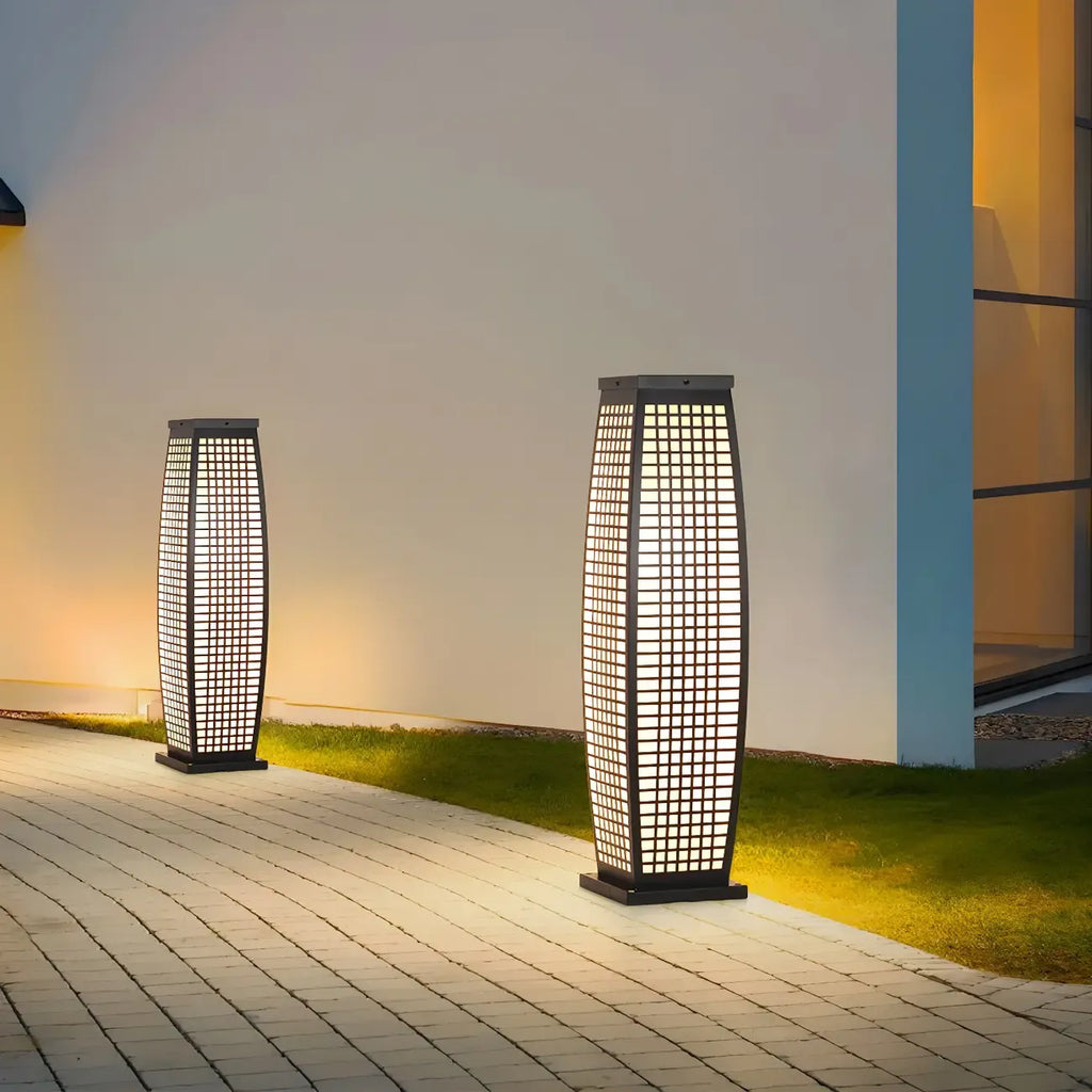 Lampe pour poteau vertical à grille métallique noire