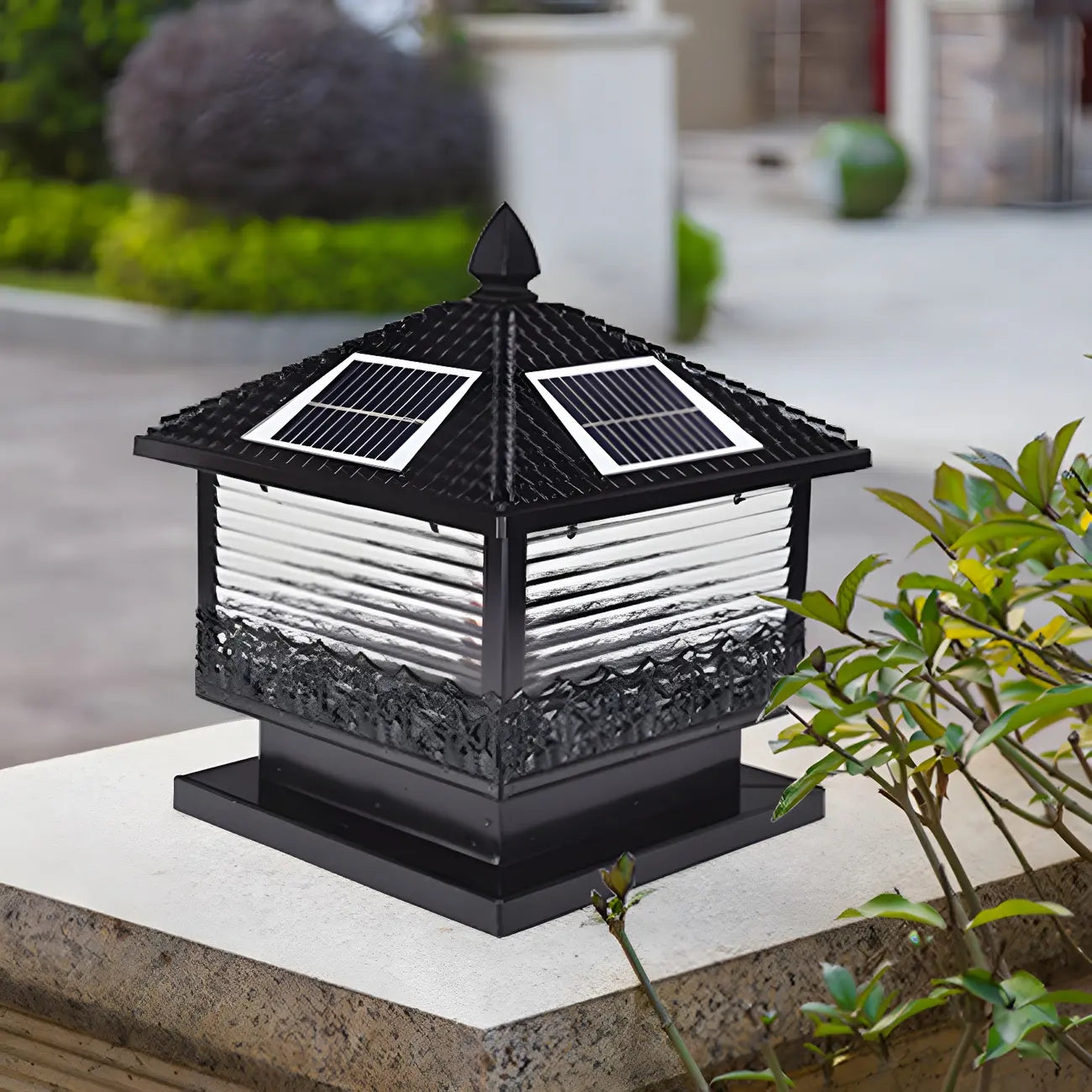 Lampadaires solaires extérieurs noirs en forme de maison