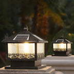 Lampadaires solaires extérieurs noirs en forme de maison