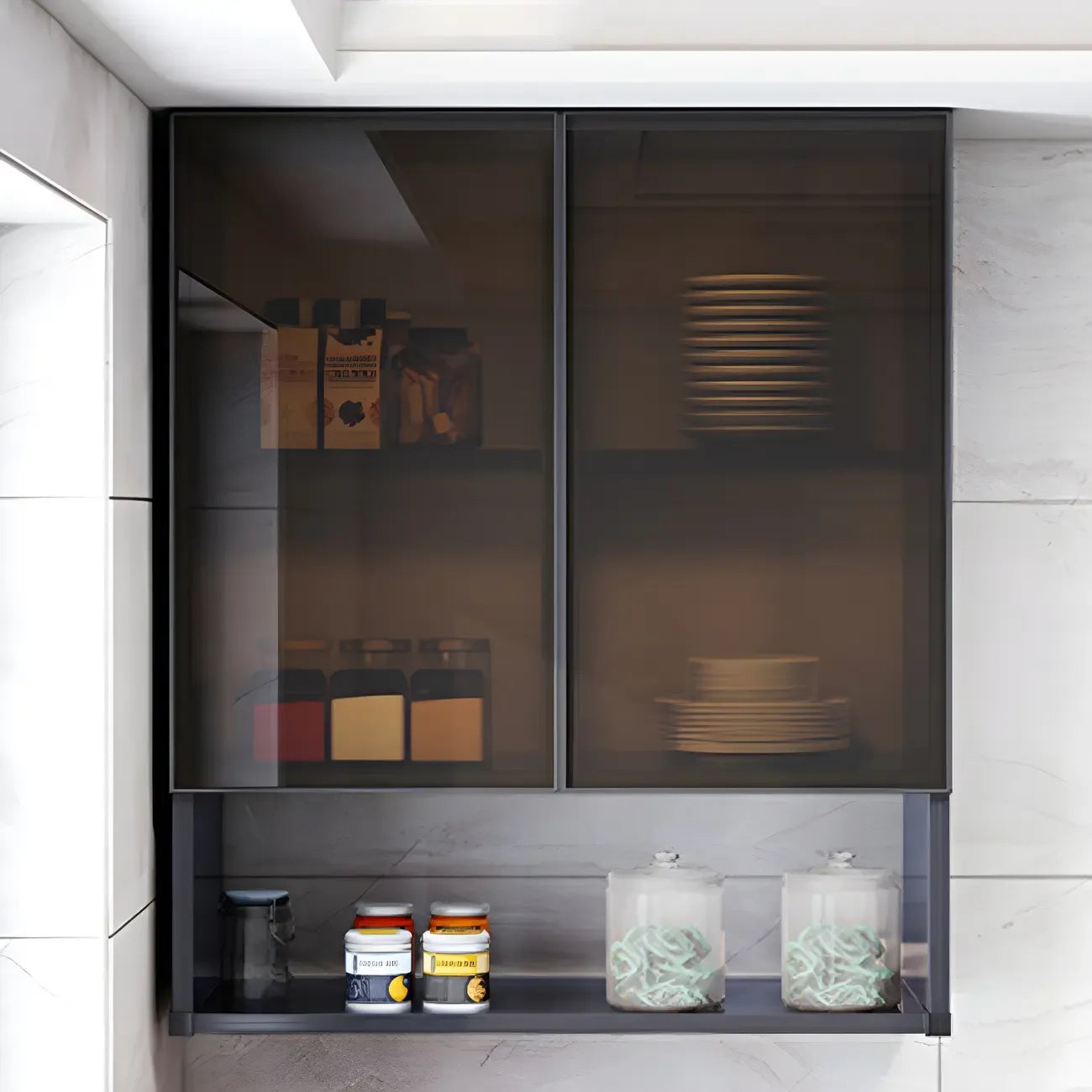 Meuble de rangement suspendu en métal gris pour cuisine