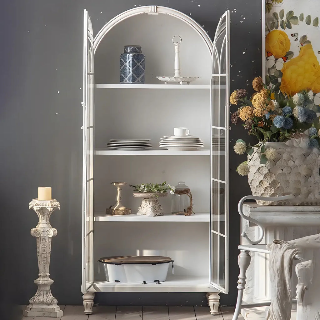 Vitrine en bois avec portes vitrées cintrées blanches classiques