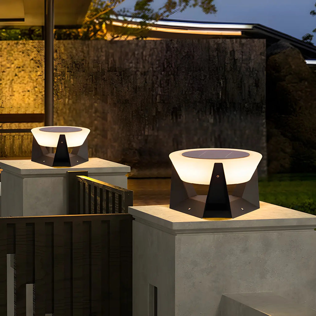 Lampadaires extérieurs ronds contemporains à énergie solaire en métal noir