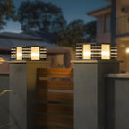 Lampadaires extérieurs carrés noirs à lumière chaude contemporaine