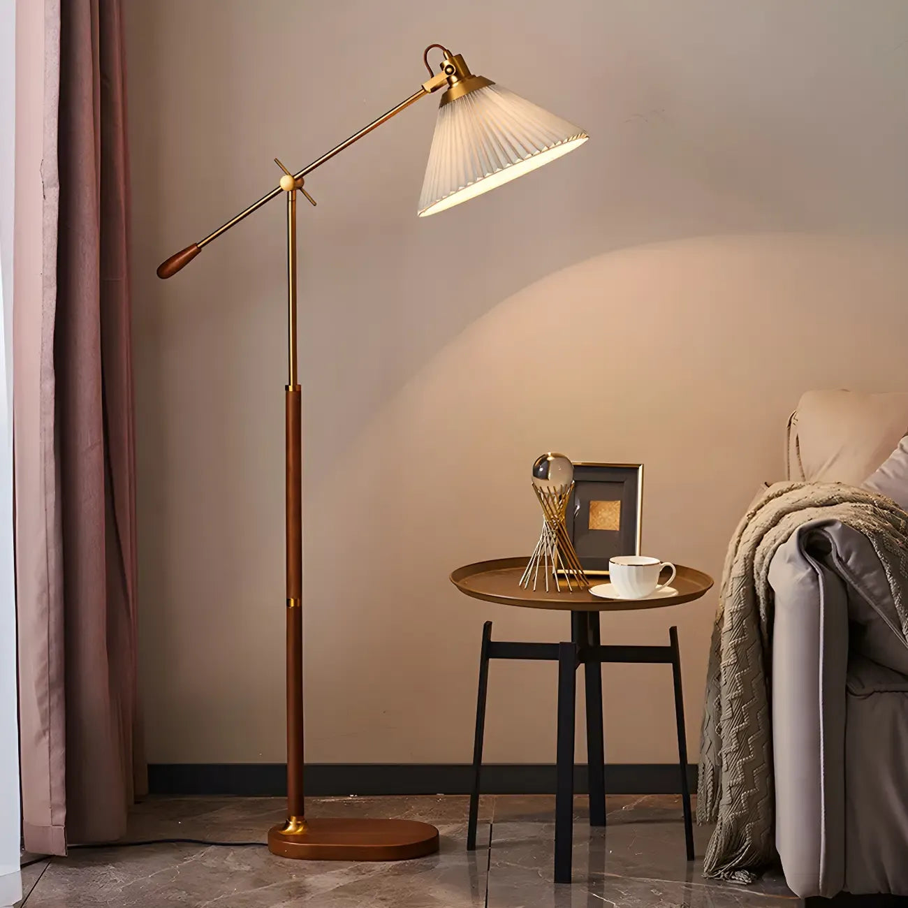 Lampadaire à bras articulé réglable en métal marron pour salon