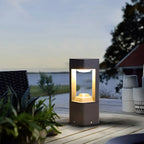 Lampe de poteau de jardin en métal noir à lumière chaude