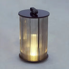 Lampes solaires cylindriques en métal noir pour poteaux extérieurs