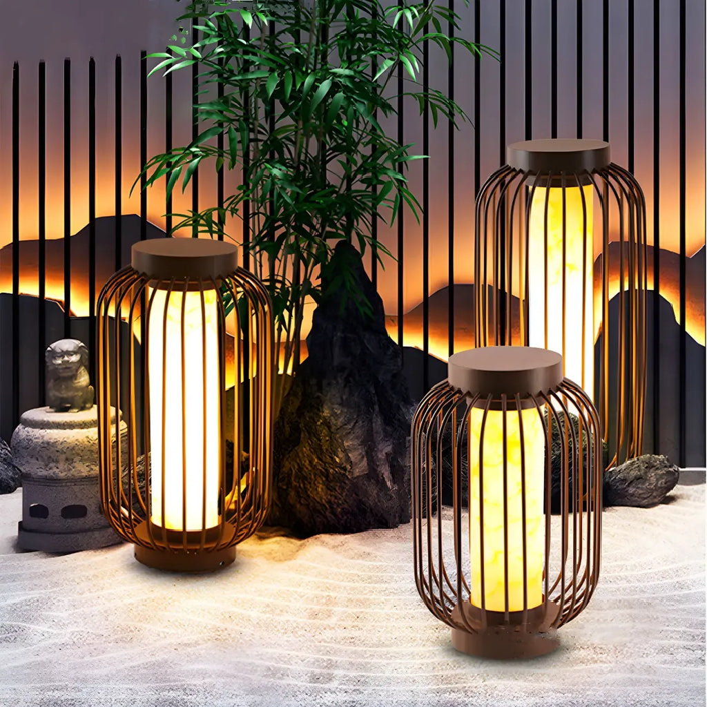 Lampes solaires d'extérieur à cage métallique noire