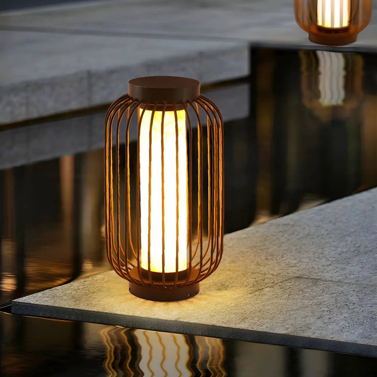 Lampes solaires d'extérieur à cage métallique noire