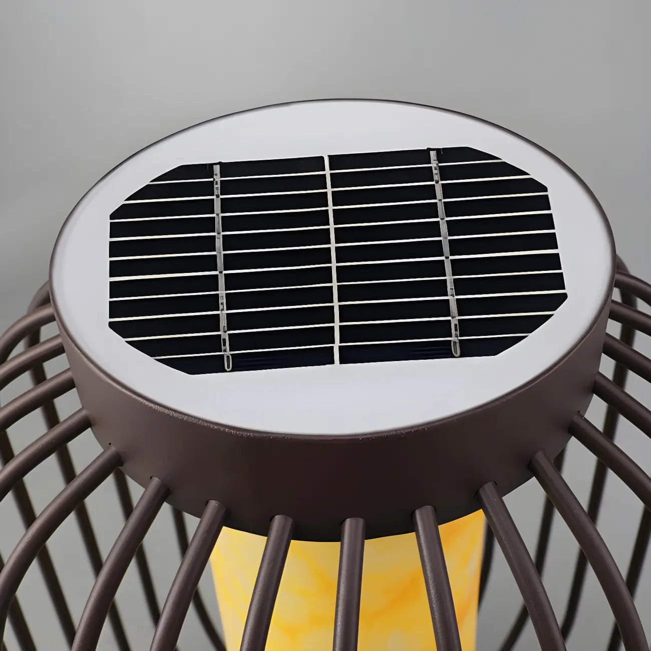 Lampes solaires d'extérieur à cage métallique noire