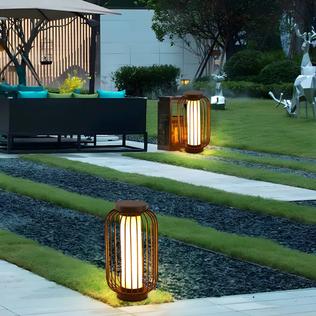 Lampes solaires d'extérieur à cage métallique noire
