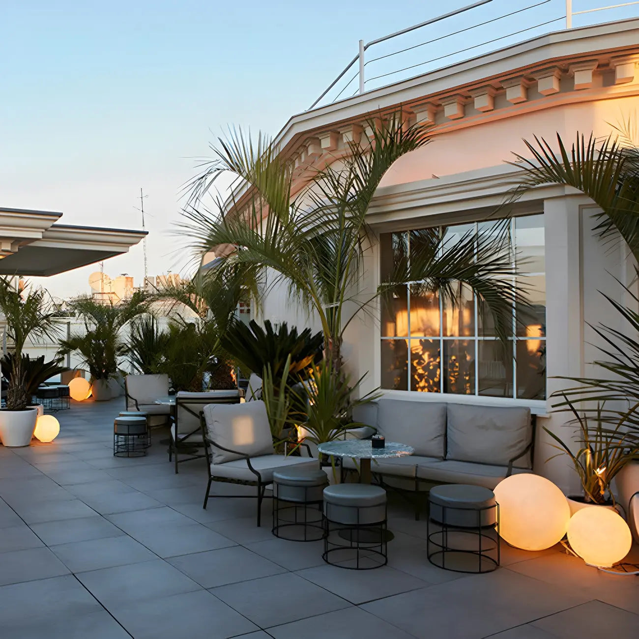 Lampes solaires de jardin en résine en forme de boule pour poteaux extérieurs
