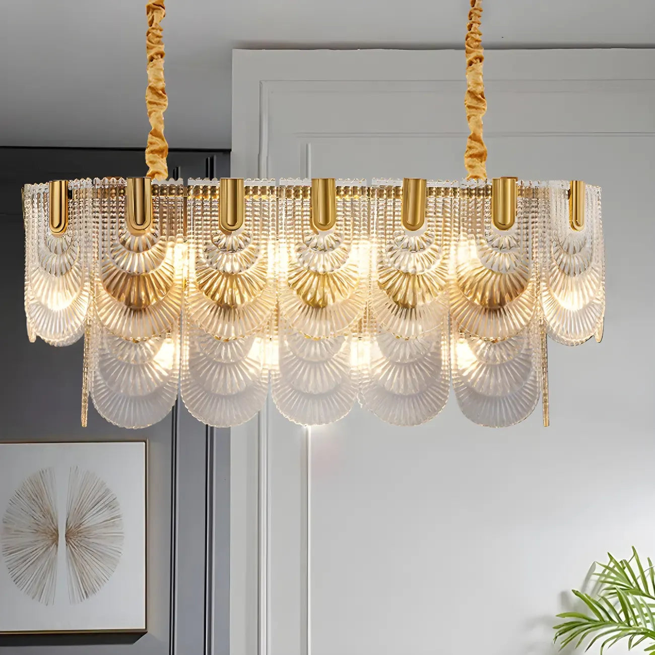 Suspension îlot de luxe en métal doré avec accents de verre