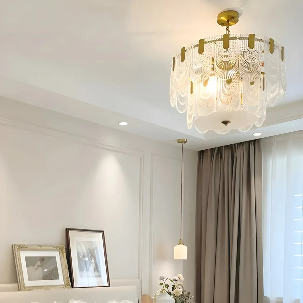 Suspension îlot de luxe en métal doré avec accents de verre