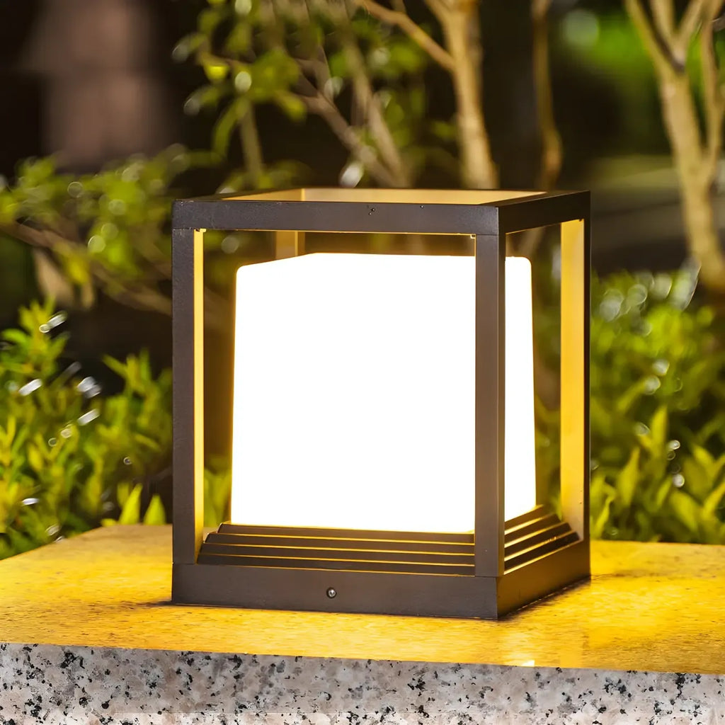 Lampe LED moderne en métal noir pour poteau de clôture extérieure