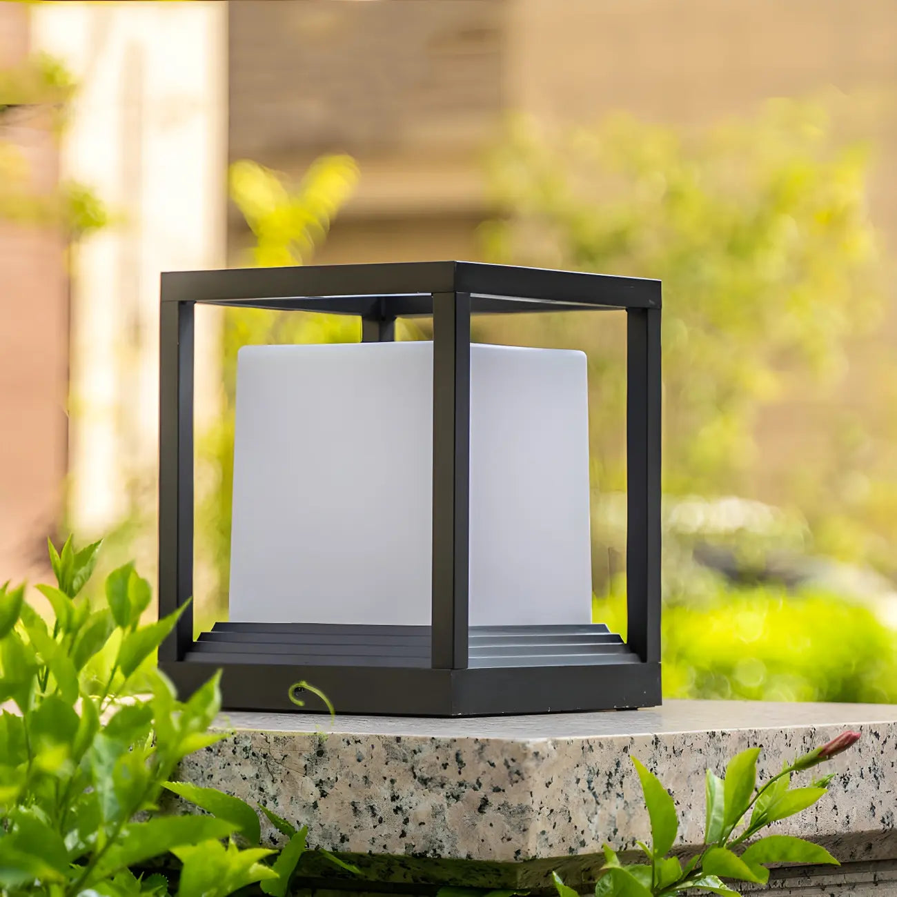 Lampe LED moderne en métal noir pour poteau de clôture extérieure