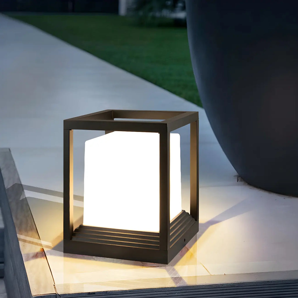 Lampe LED moderne en métal noir pour poteau de clôture extérieure