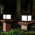 Lampadaires solaires extérieurs carrés noirs minimalistes