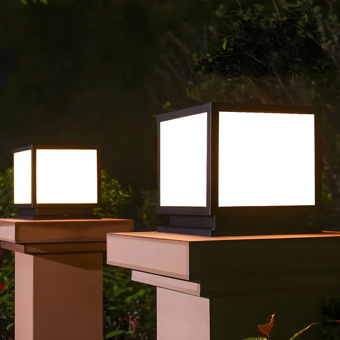 Lampadaires solaires extérieurs carrés noirs minimalistes