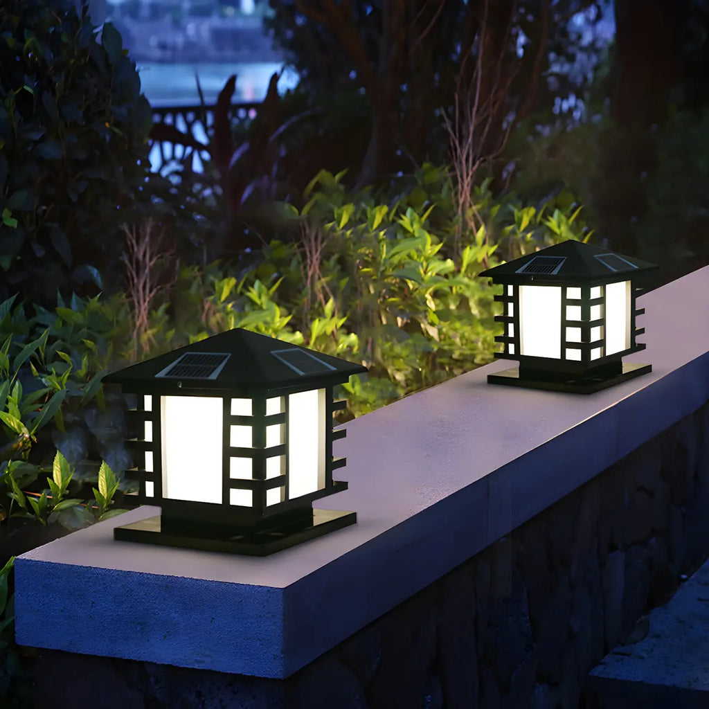 Lampes solaires d'extérieur en forme de lanterne en métal noir