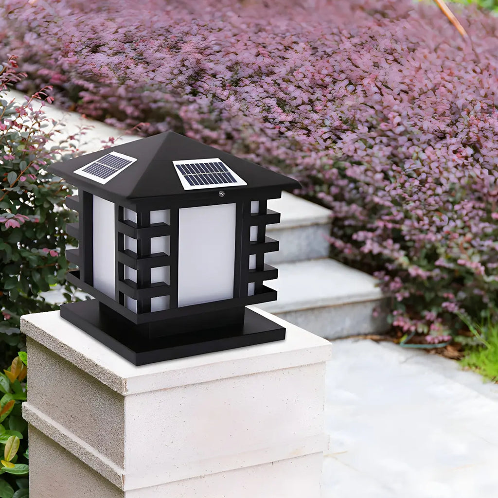 Lampes solaires d'extérieur en forme de lanterne en métal noir