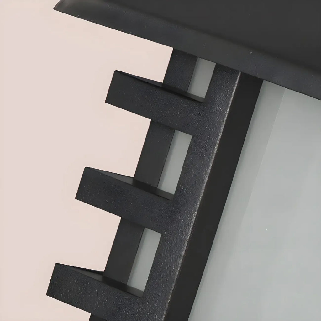 Lampes solaires d'extérieur en forme de lanterne en métal noir