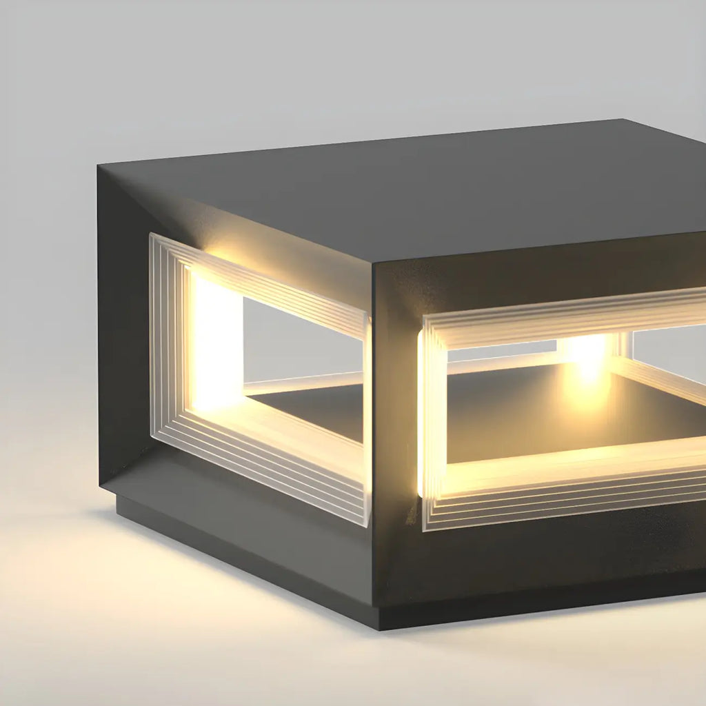 Lampe de plafond cubique d'ambiance en métal noir et verre transparent