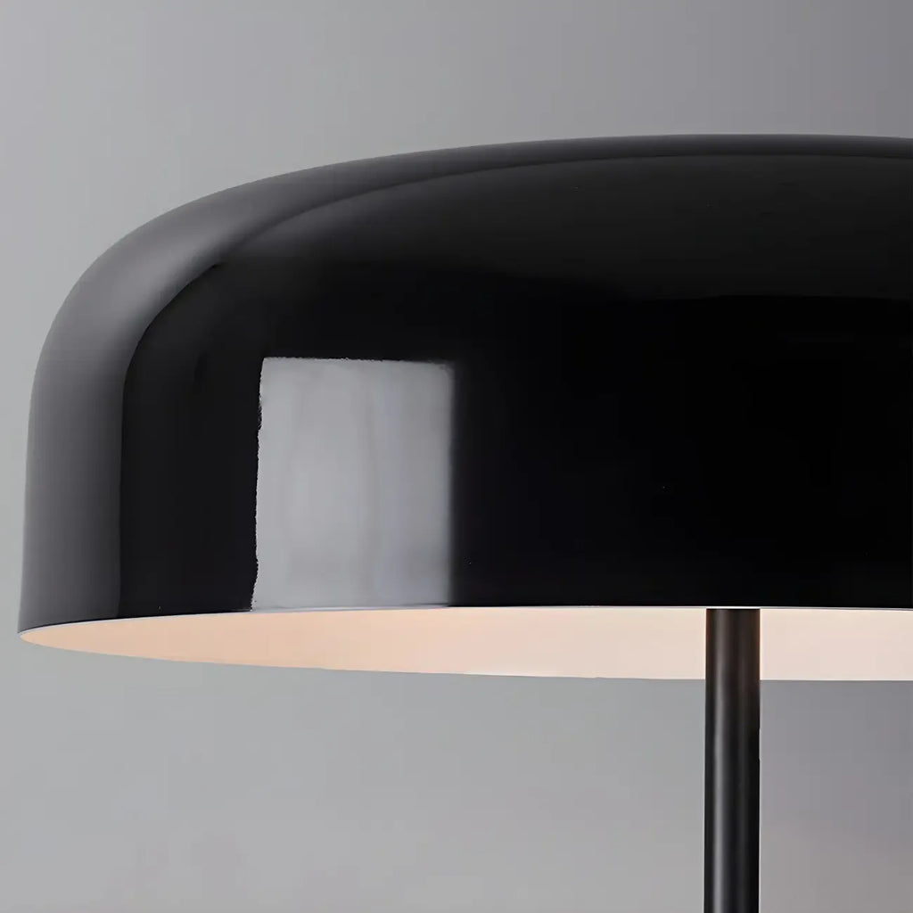 Lampadaire trépied en bois à dôme moderne avec prise pour salon