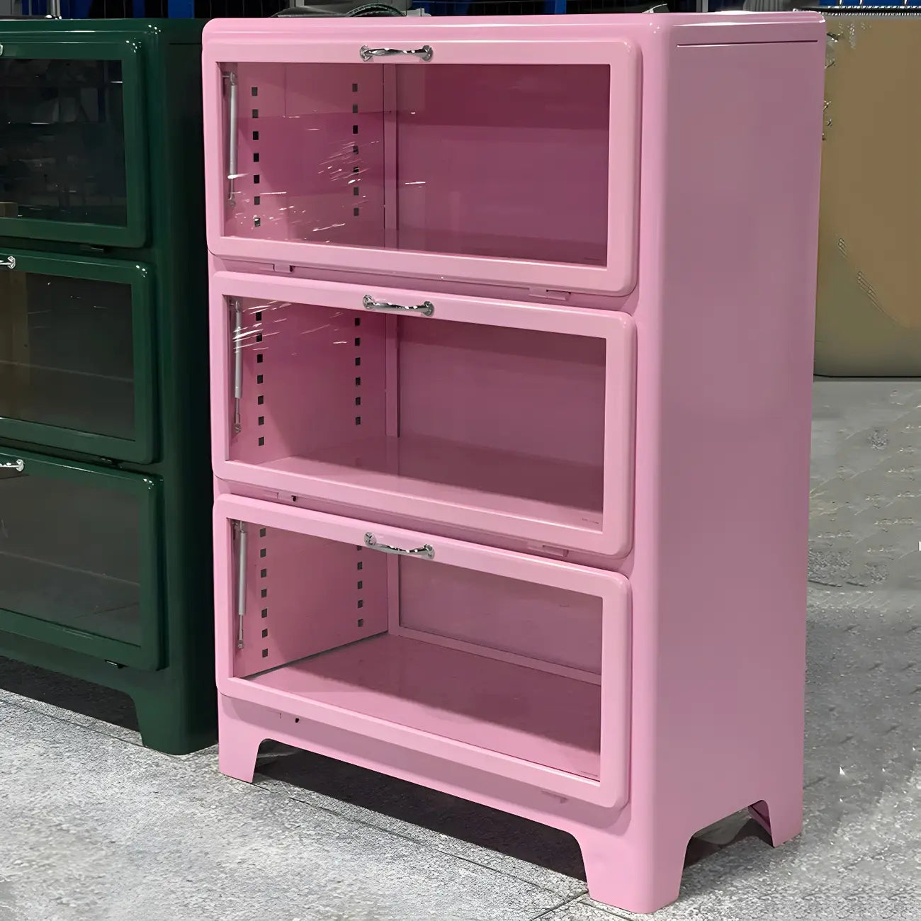 Vitrine rouge glamour en acier avec portes vitrées pour salle à manger